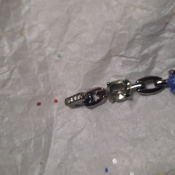 Zwarovski crystal Necklace - Picture 5 of 16